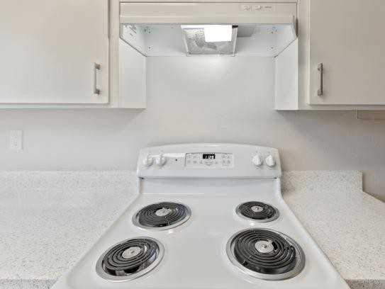 233 N Mollison Ave - Photo 4 of 18