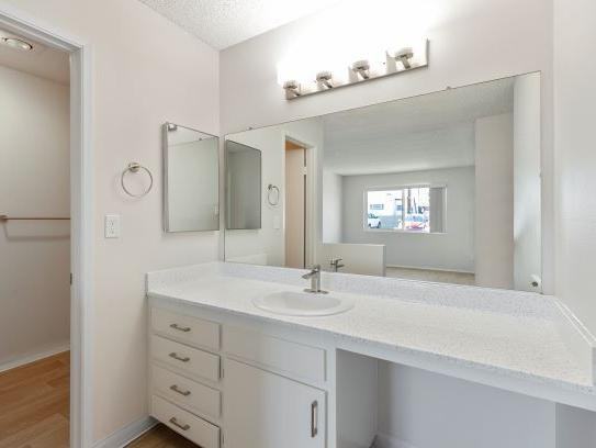 233 North Mollison Avenue - Photo 3 of 16