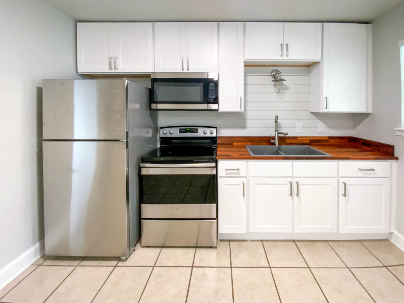 411 Braxton Ave #8 - Photo 3 of 12