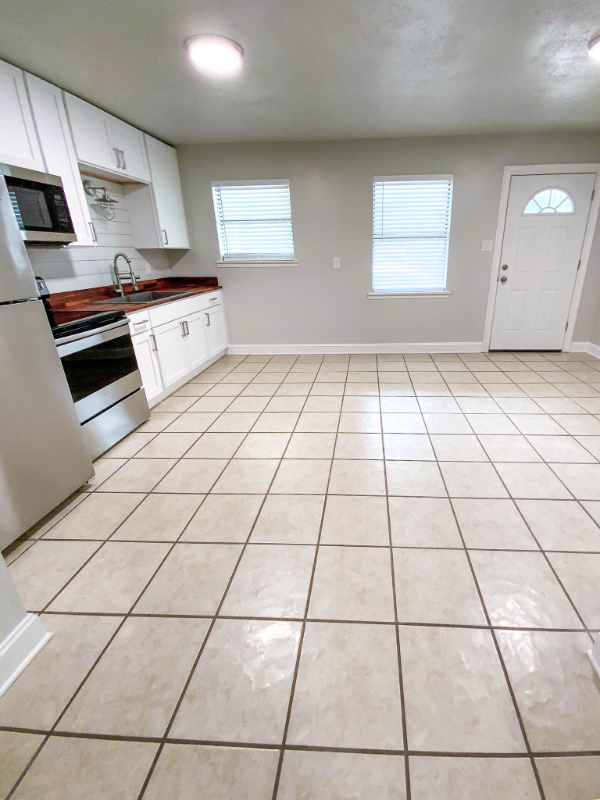 411 Braxton Ave #8 - Photo 5 of 12