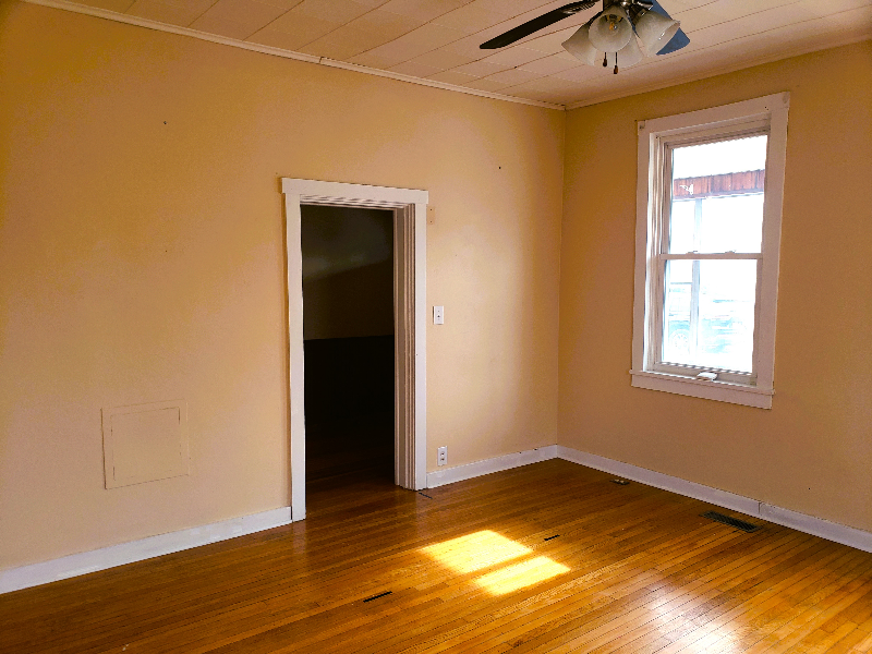 902 N 9th St - Photo 2 of 13