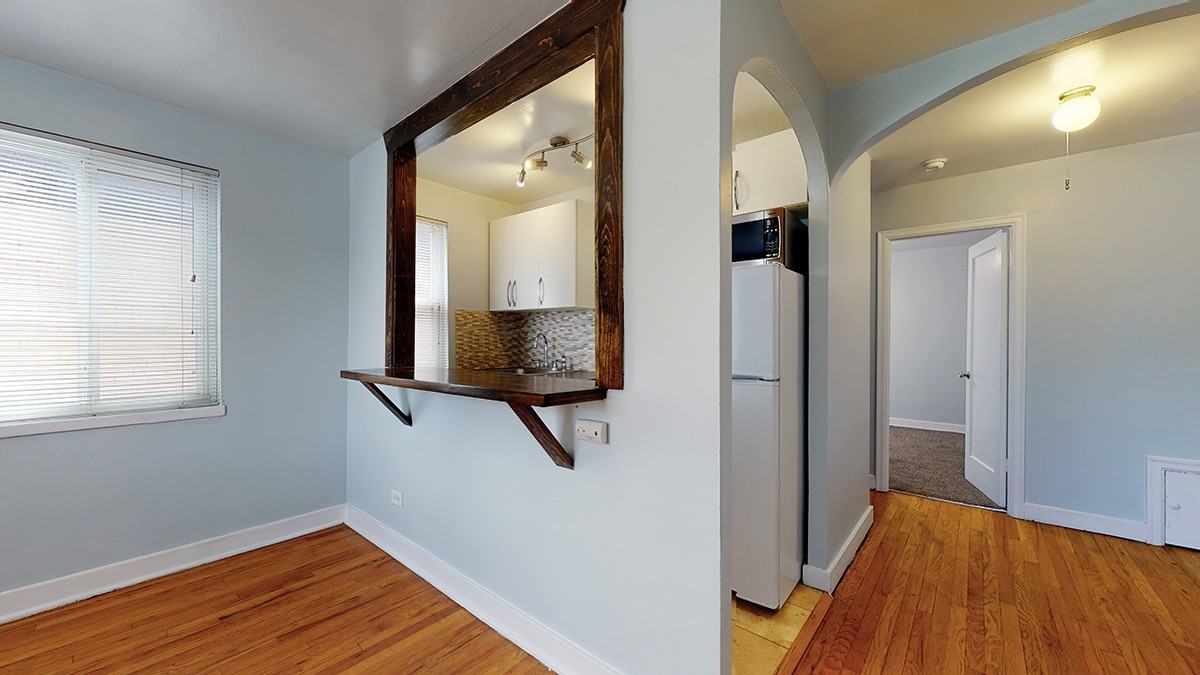 285 S Lincoln - Photo 3 of 17