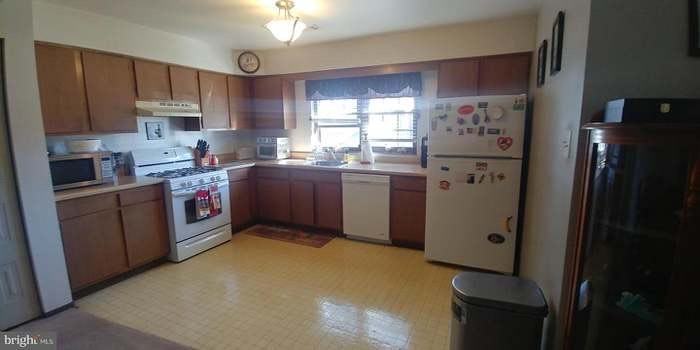 216 Corinthian Ave #NA - Photo 3 of 6