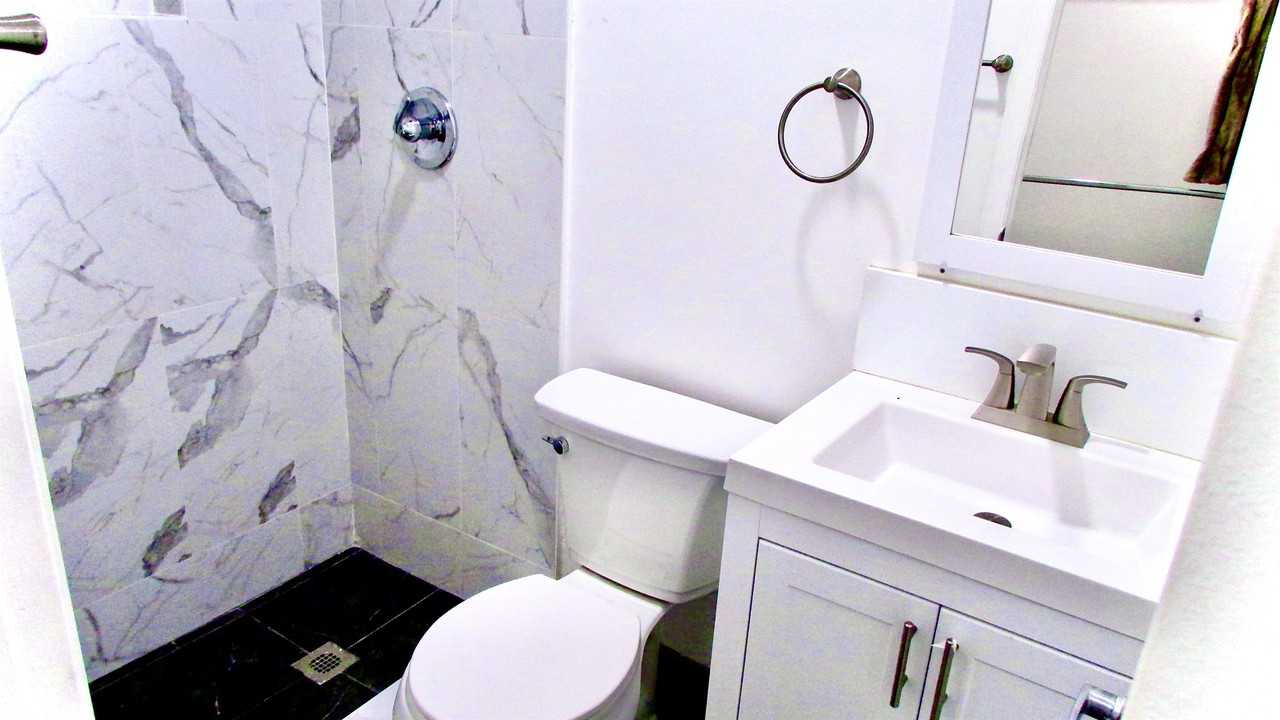 821 North 12th Avenue #1 - Photo 4 of 11