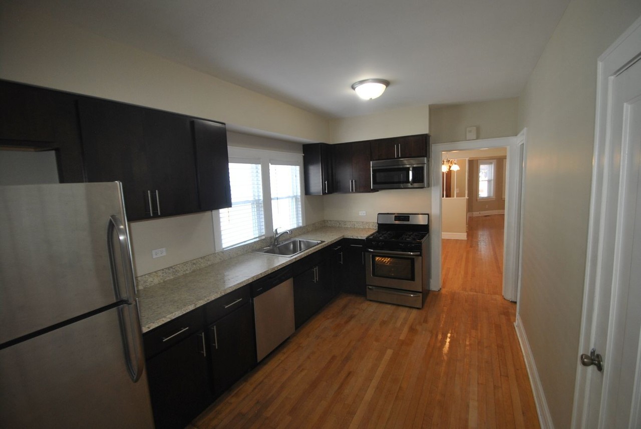 1440 Harvey Ave - Photo 3 of 13
