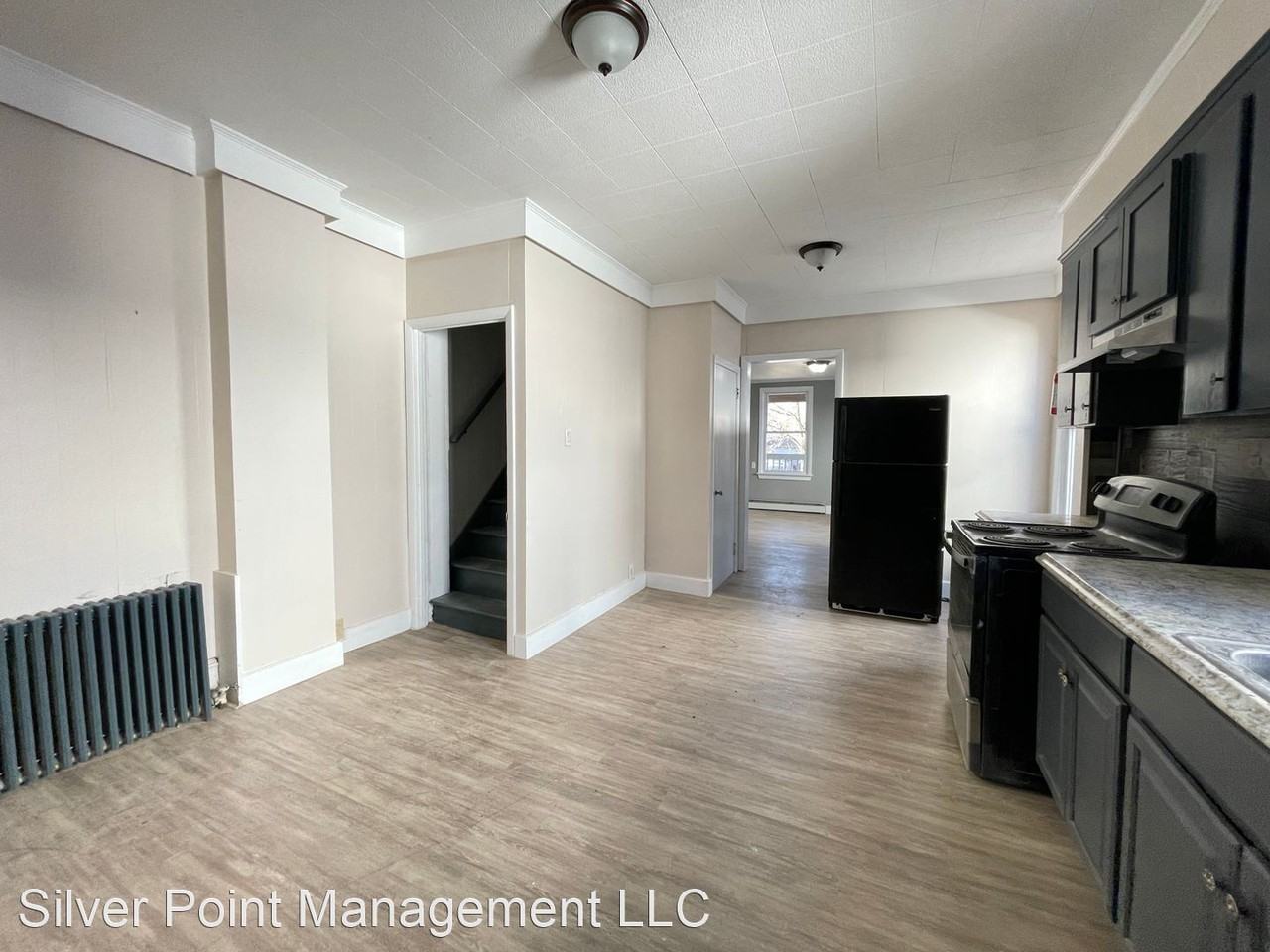 305 S 8th St - Photo 3 of 16