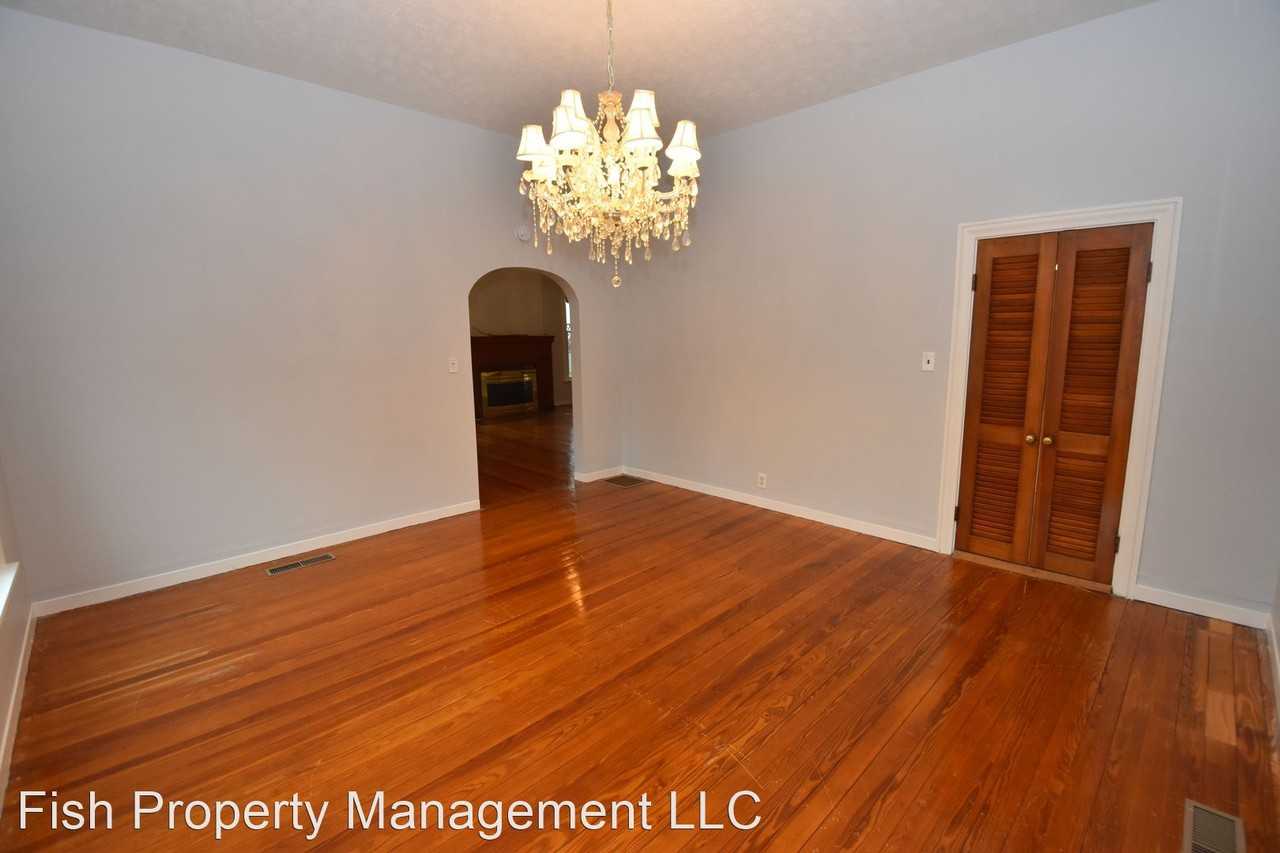 638 & 638 1/2 N State St - Photo 3 of 25