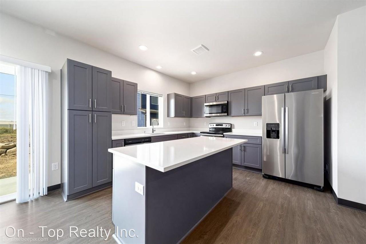 1110/1112 Greenfield Drive - Photo 2 of 15