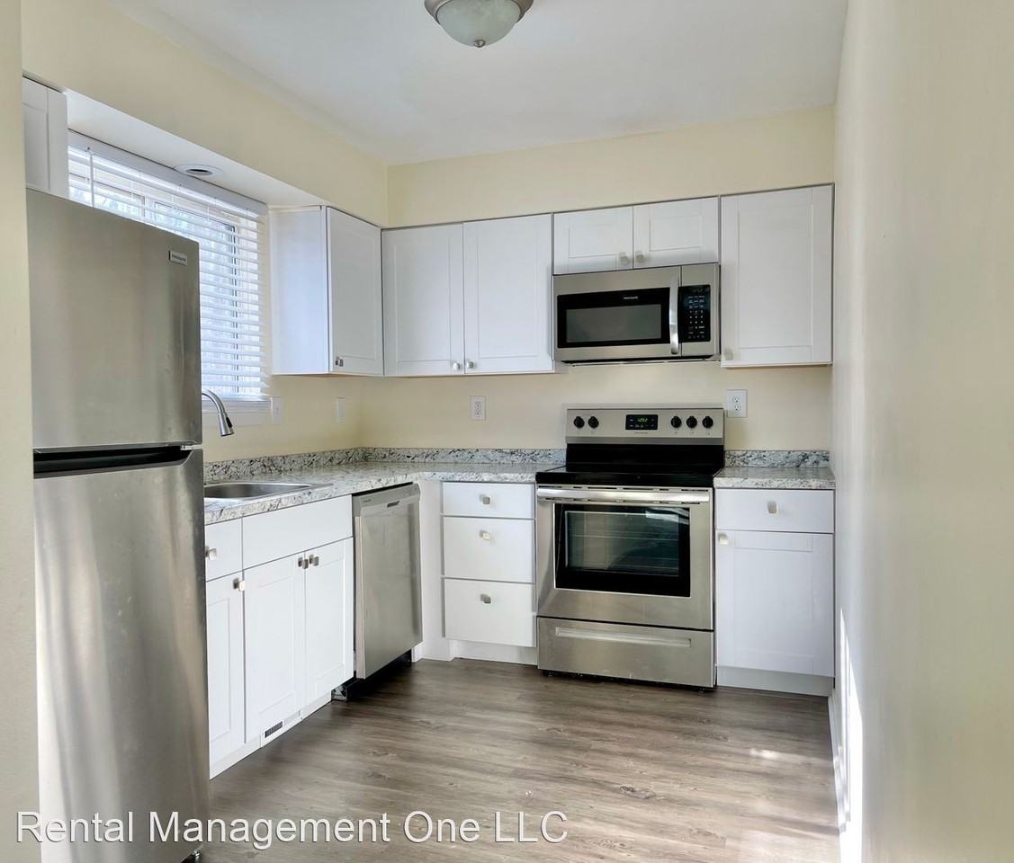 989 Glengary Rd - Photo 3 of 15