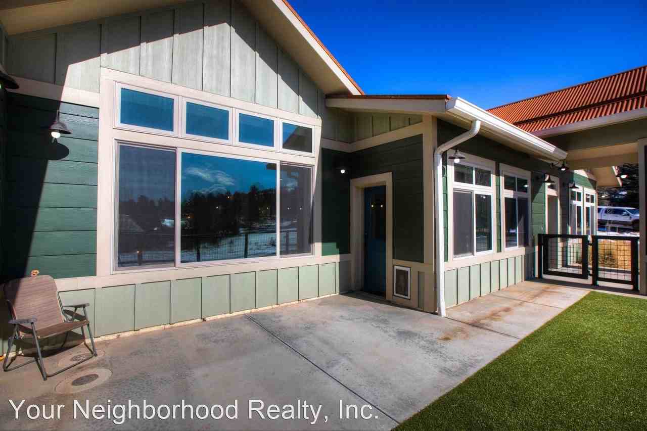720 Sun Valley Dr - Photo 2 of 26