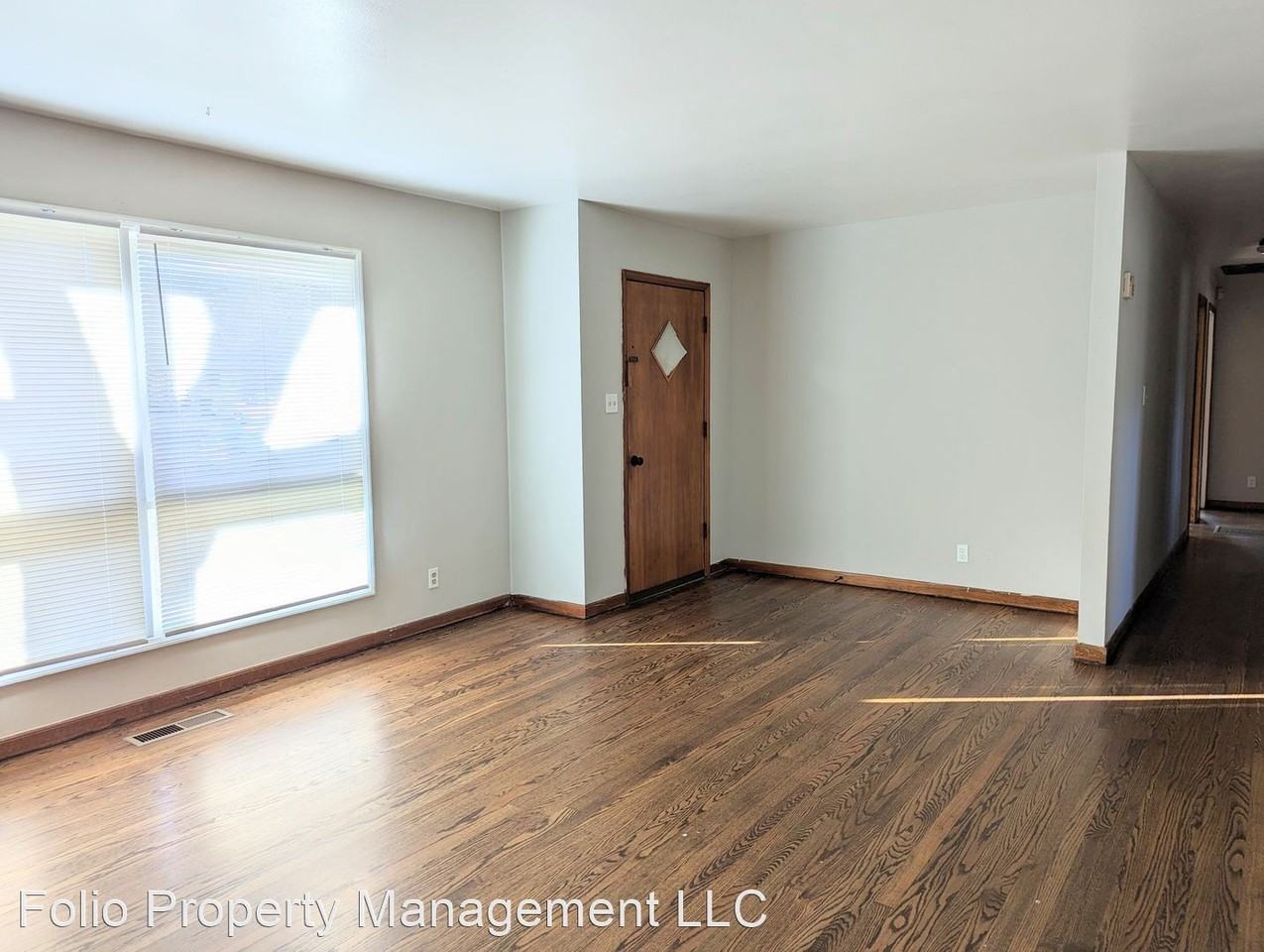 1112 Retlaw St Nw - Photo 3 of 10