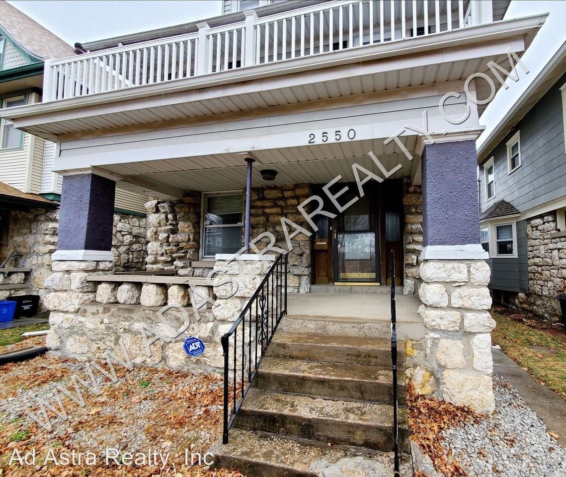 2550 Charlotte St - Photo 3 of 31