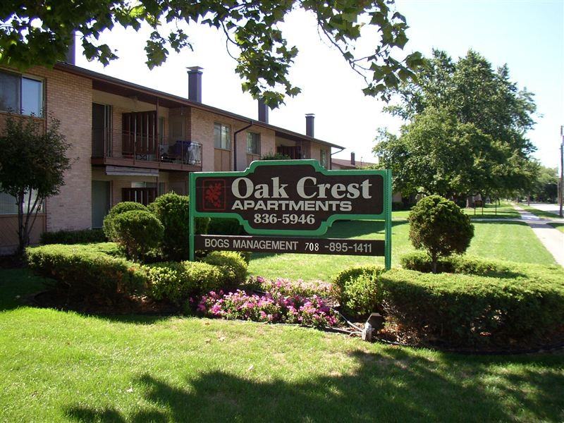 Oak Crest Apartments - Photo 3 of 6