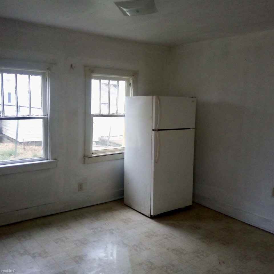 1317 Garden St - Photo 2 of 9