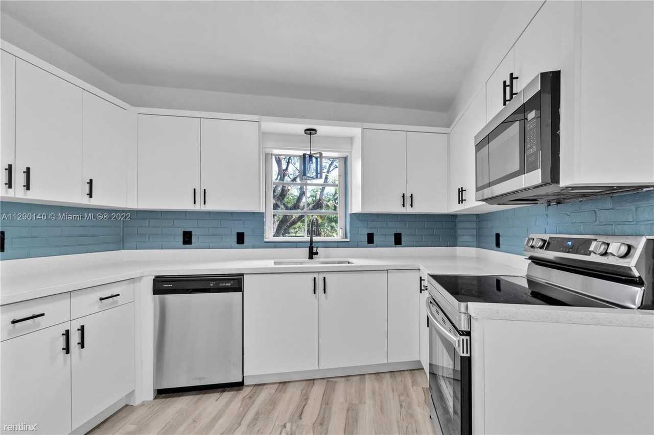 7500 Sw 75th St - Photo 3 of 10