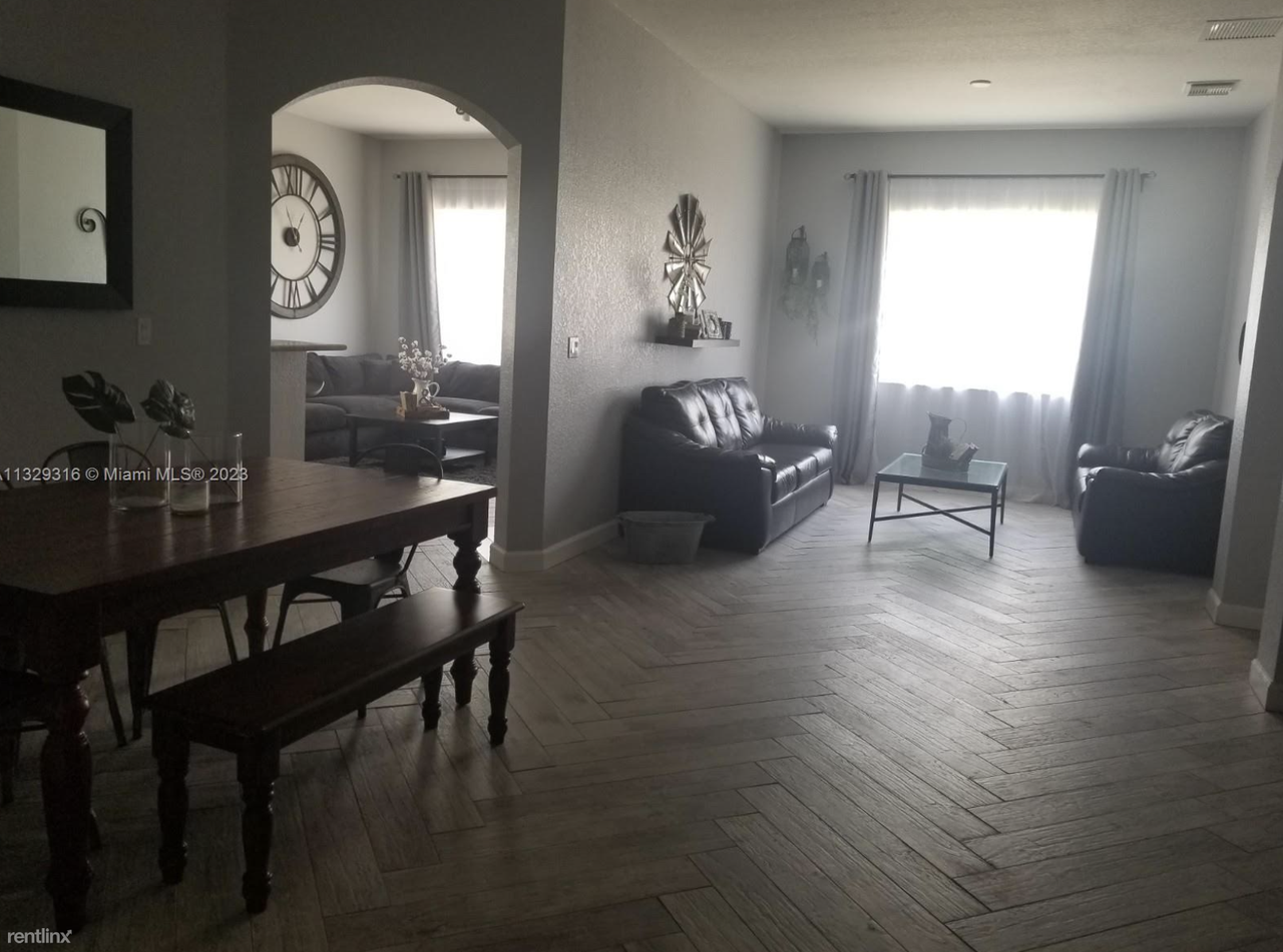 22507 Sw 94th Path - Photo 2 of 4