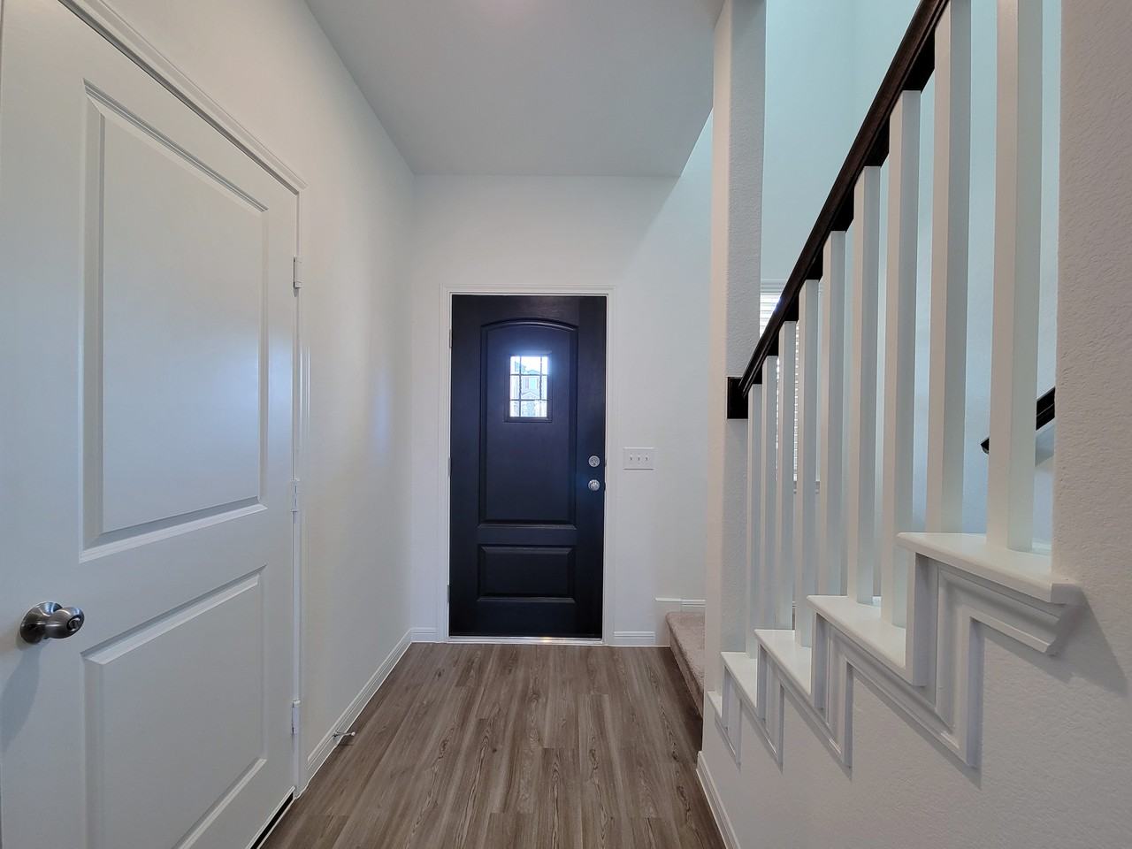 1072 Greenshank Dr - Photo 2 of 7