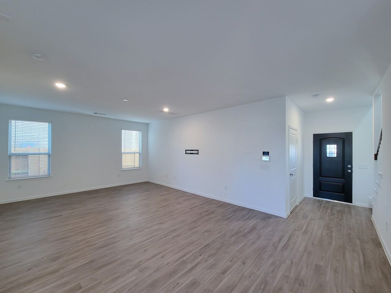 1072 Greenshank Dr - Photo 4 of 7