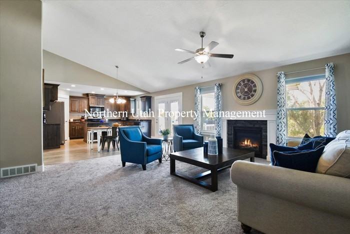 643 Sw - Photo 3 of 25