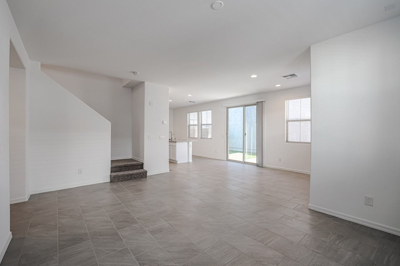 25196 N 142nd Dr - Photo 5 of 28