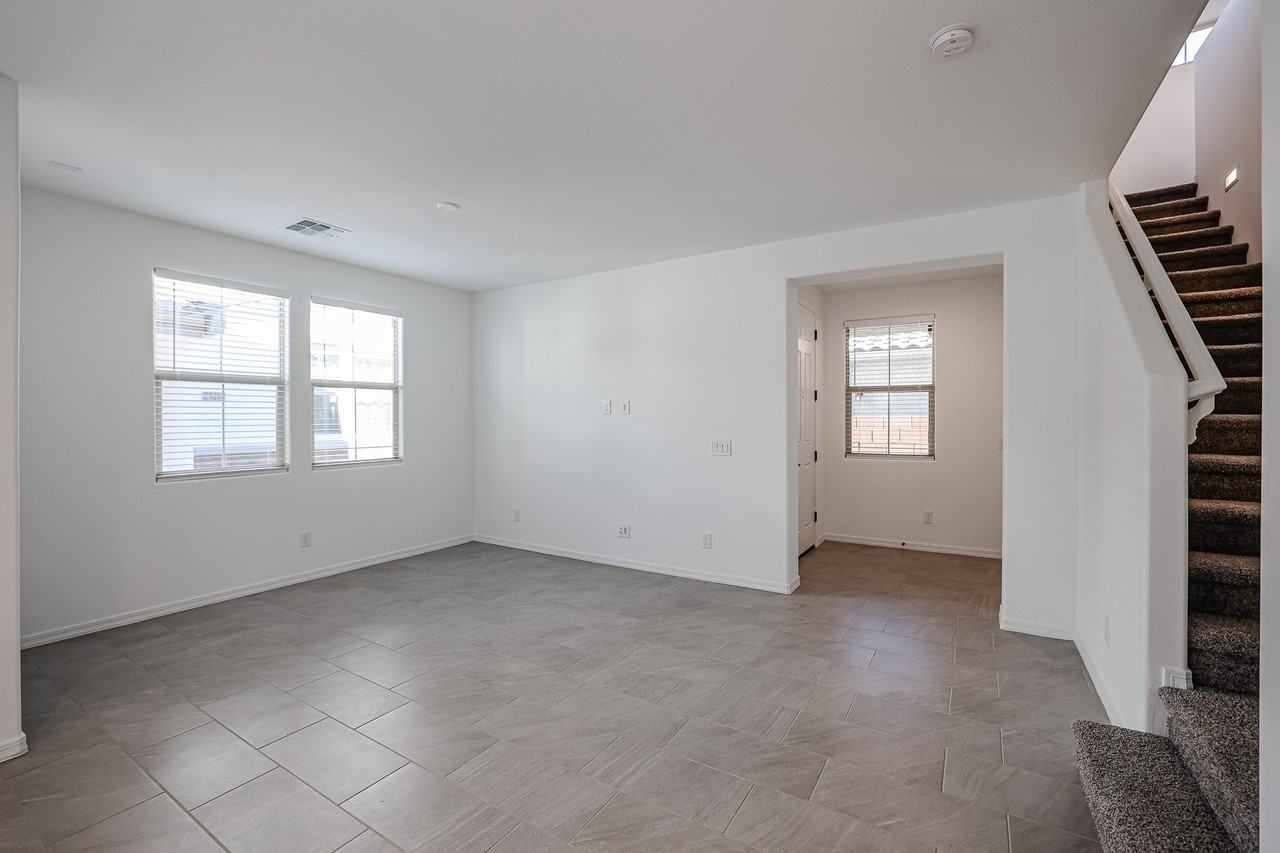 25196 N 142nd Dr - Photo 6 of 28