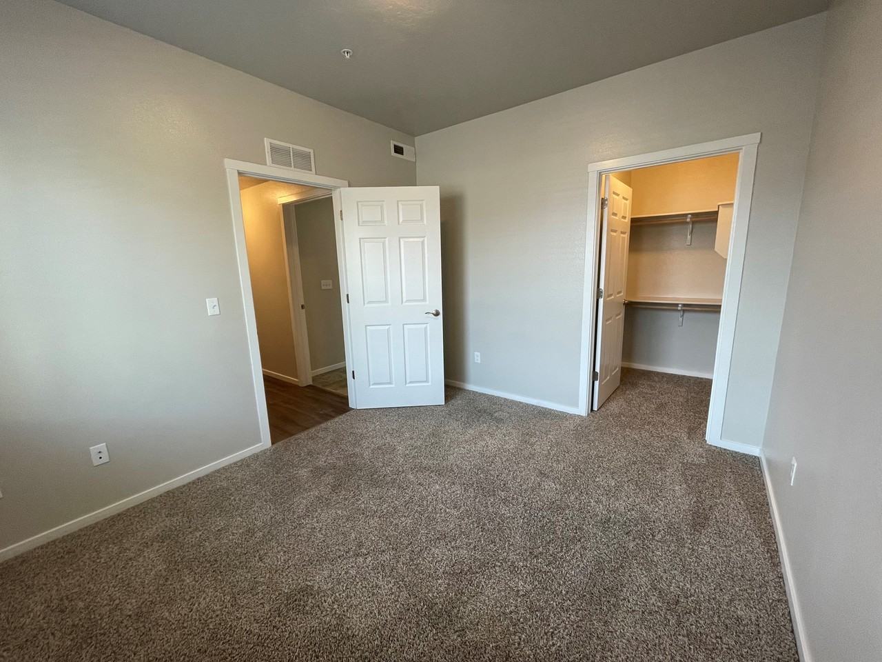 2685 N Fastwater Ave - Photo 7 of 32