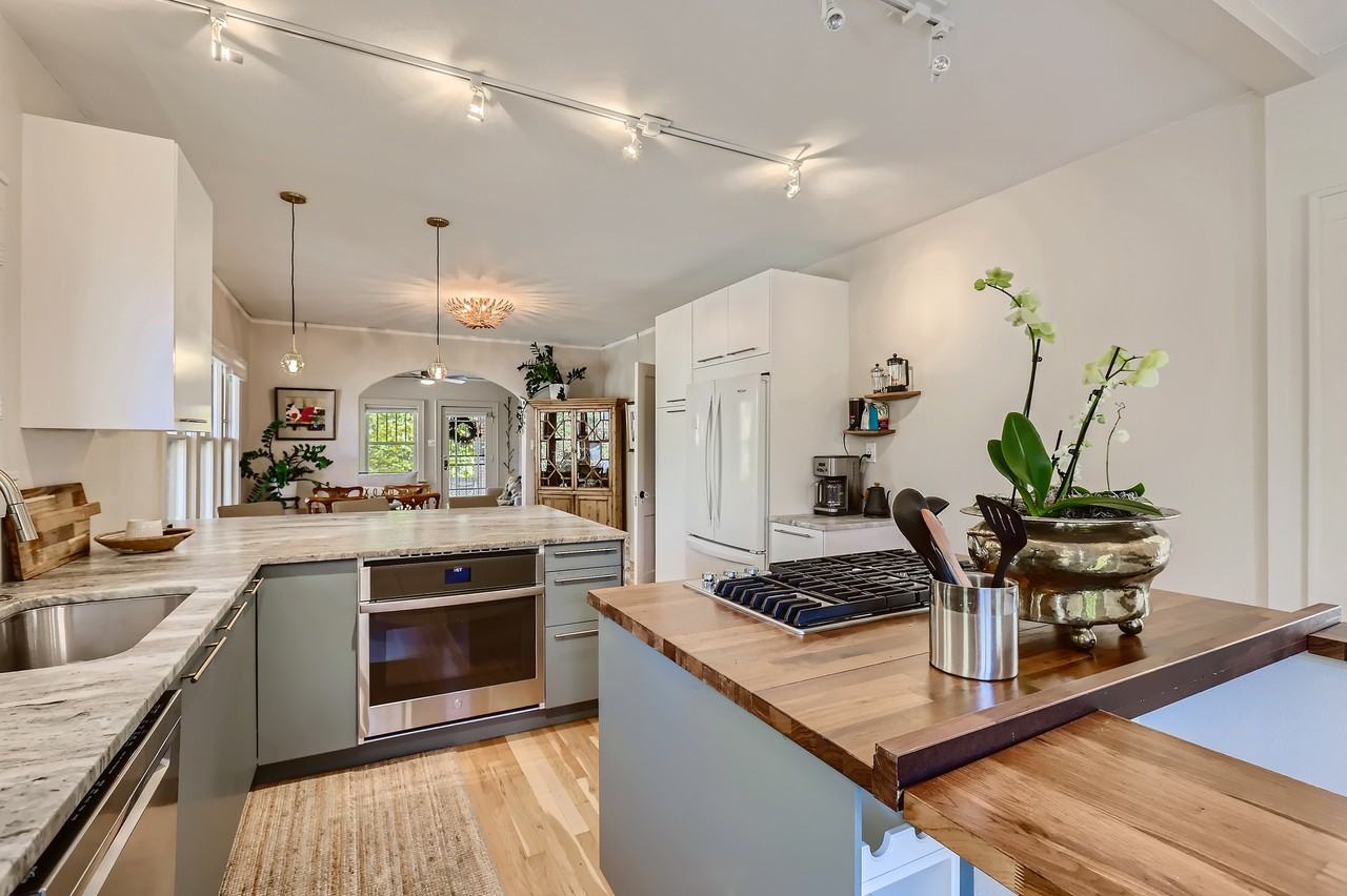 865 Monroe St #865 - Photo 2 of 23