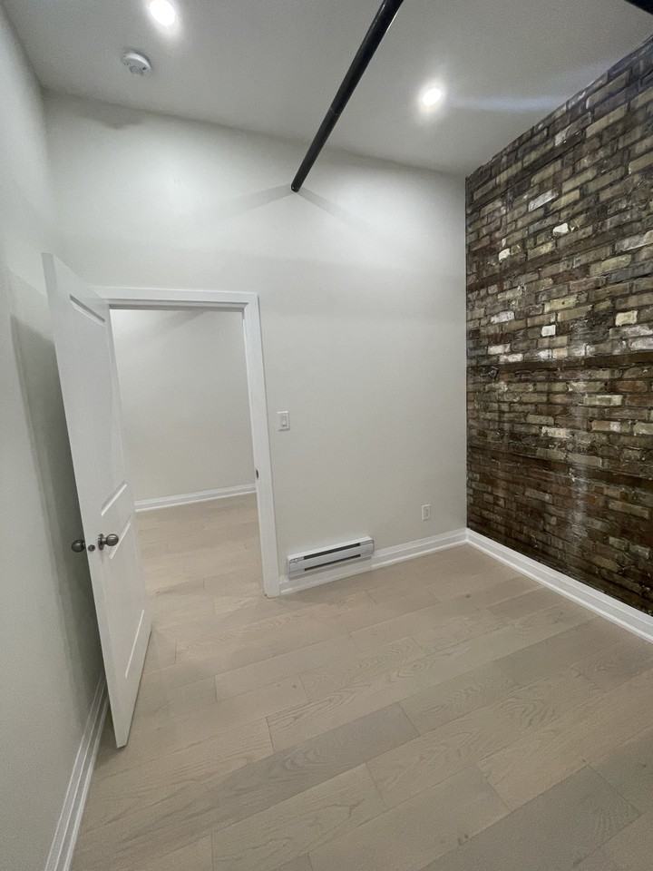 144 King Street West #102 - Photo 2 of 13