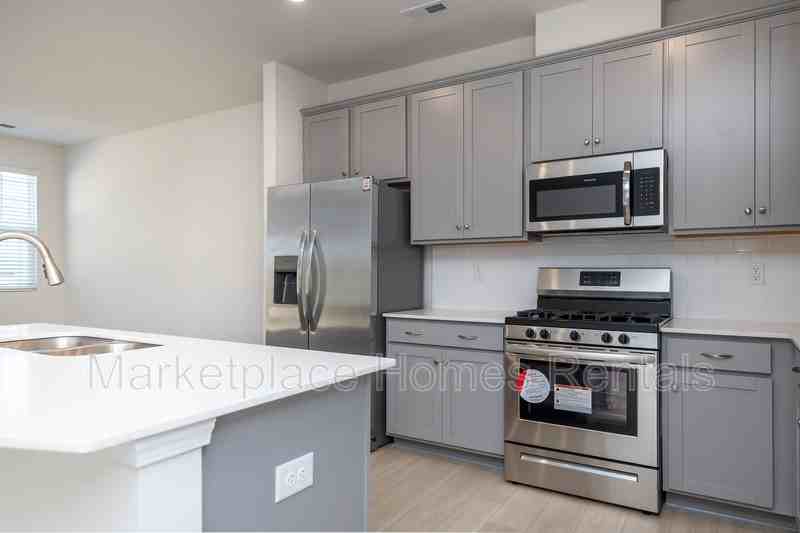 308 Rodessa Ln - Photo 3 of 28