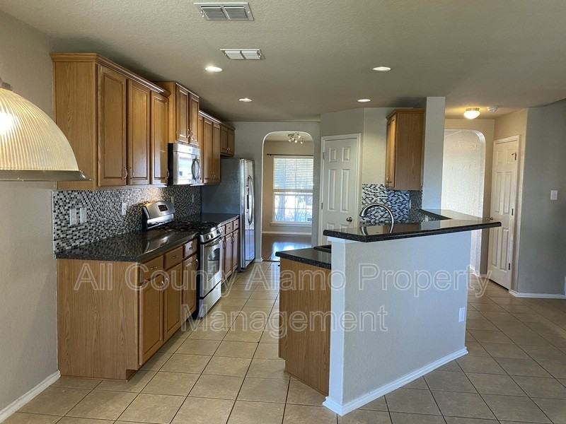 156 Katherine Way - Photo 3 of 13