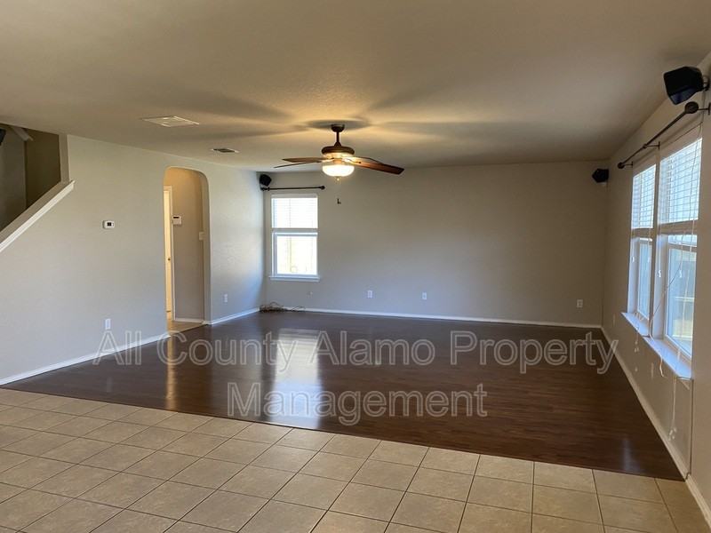 156 Katherine Way - Photo 4 of 13