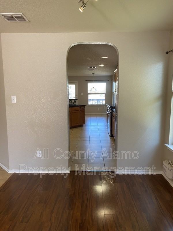 156 Katherine Way - Photo 6 of 13