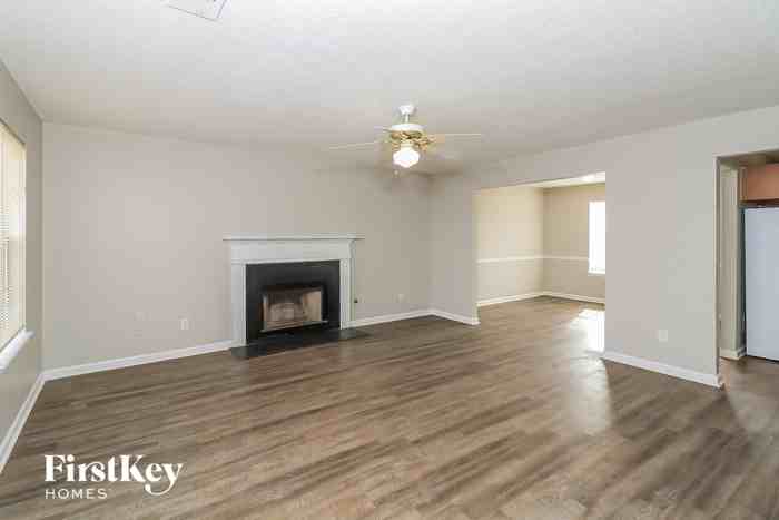 705 Brentwood Pkwy - Photo 2 of 15