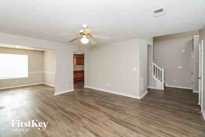 705 Brentwood Pkwy - Photo 3 of 15