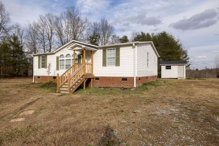 4913 Neighbors Rd - Photo 2 of 28