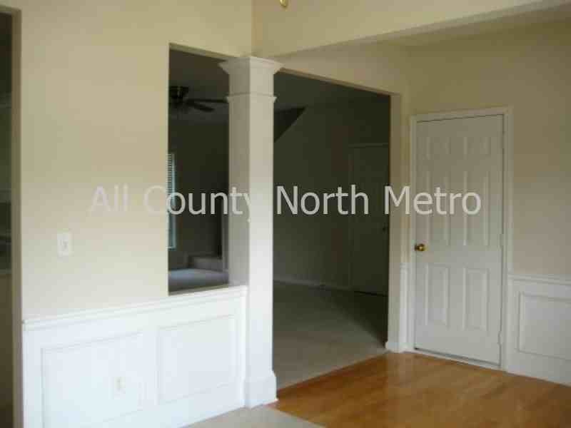 3130 Commonwealth Way - Photo 2 of 12