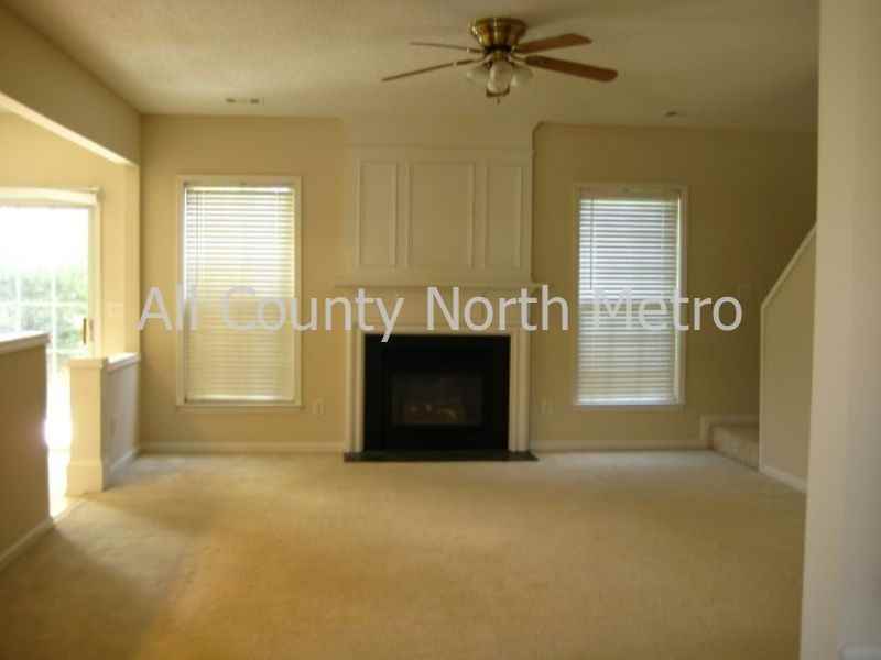 3130 Commonwealth Way - Photo 3 of 12