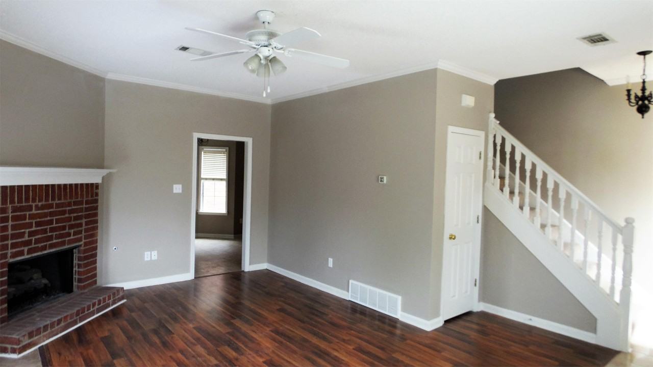 8669 Ashley Glen Cir N - Photo 2 of 10