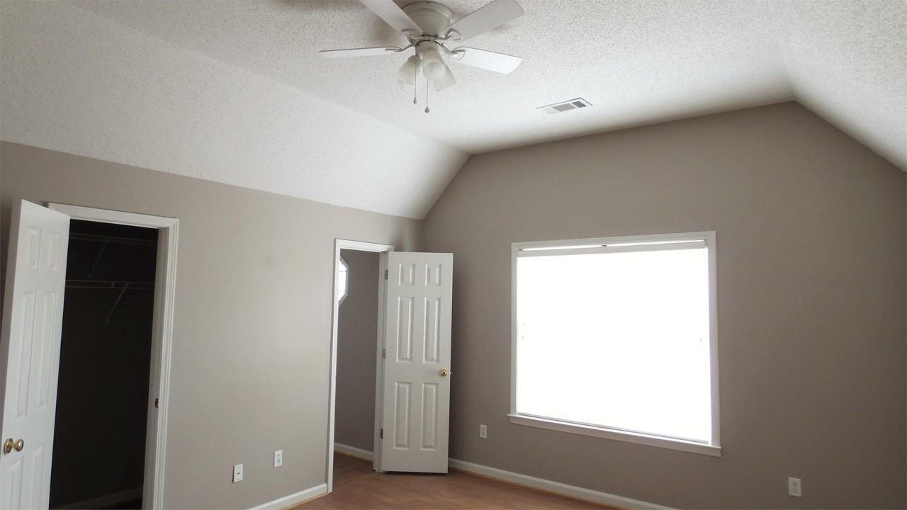 8669 Ashley Glen Cir N - Photo 4 of 10