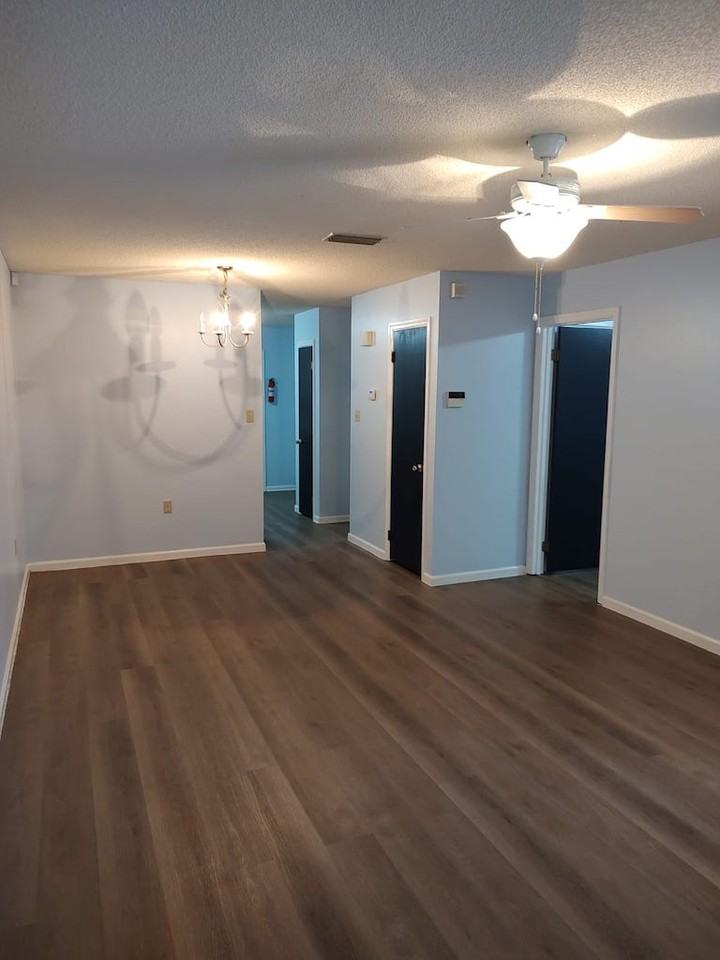 1411 Baymeadows Dr Apt A #1 - Photo 3 of 10