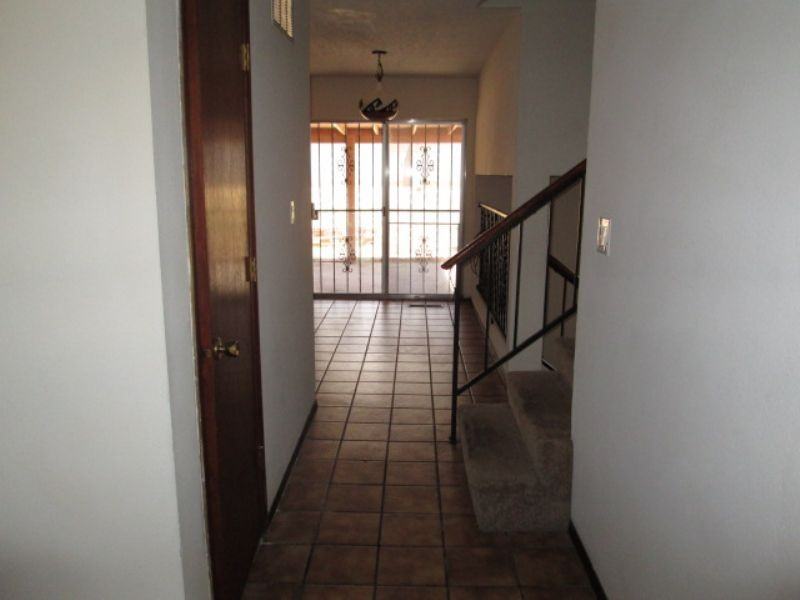 10400 Malaguena Ln NE - Photo 3 of 14