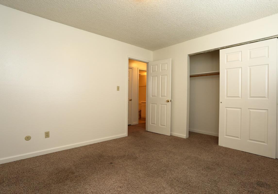 1709 31st Street Rd - Photo 5 of 34