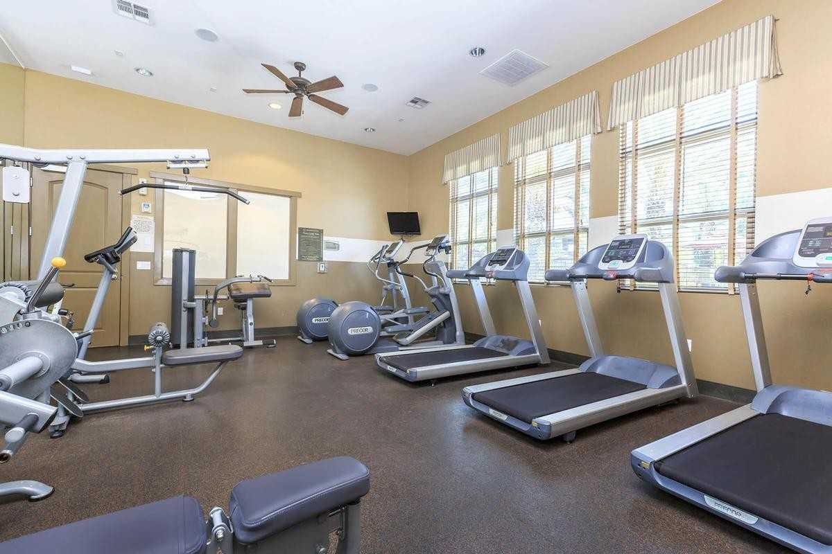 7550 Desert Holly Street - Photo 4 of 35