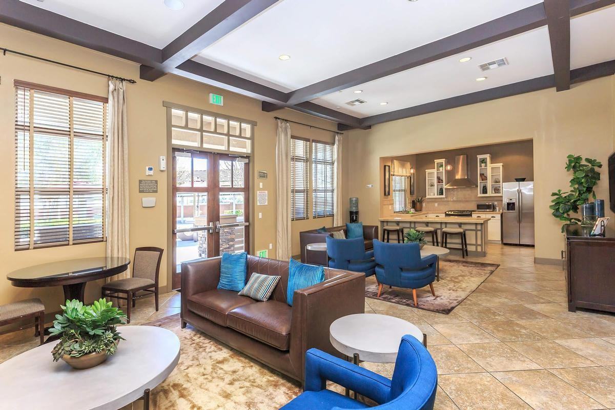 7550 Desert Holly Street - Photo 7 of 35