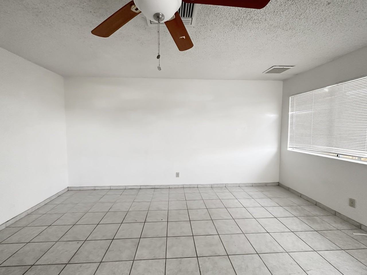 201 N Alvord St #A - Photo 4 of 12