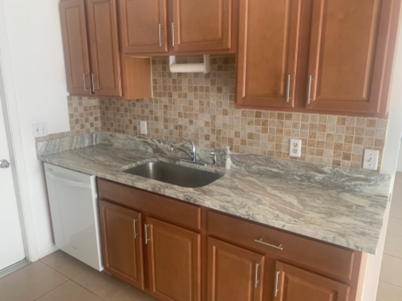 111 Aetna St #B - Photo 2 of 10