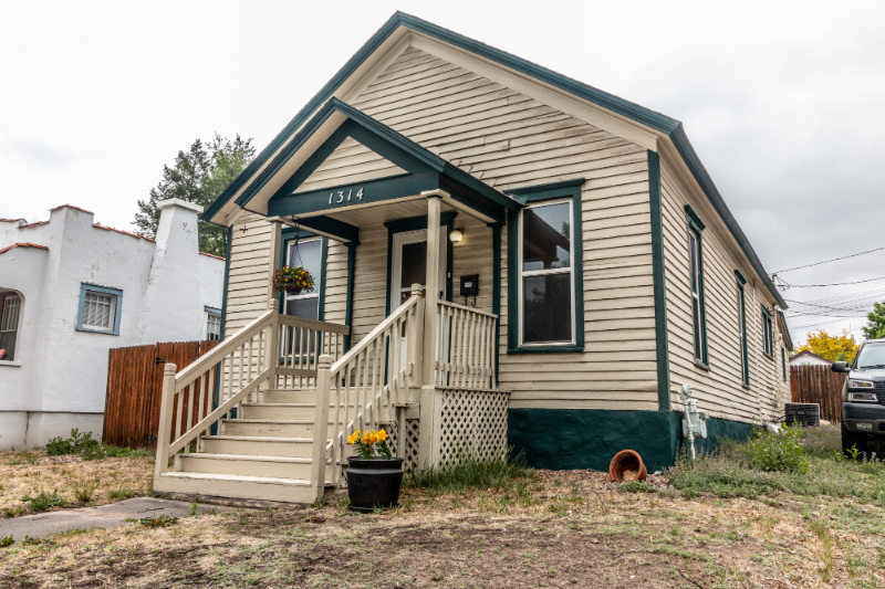 1314 E Platte Ave - Photo 2 of 31