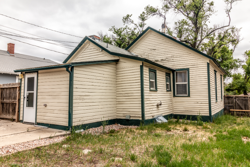 1314 E Platte Ave - Photo 3 of 31