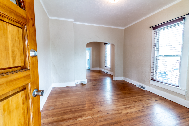 1314 E Platte Ave - Photo 7 of 31