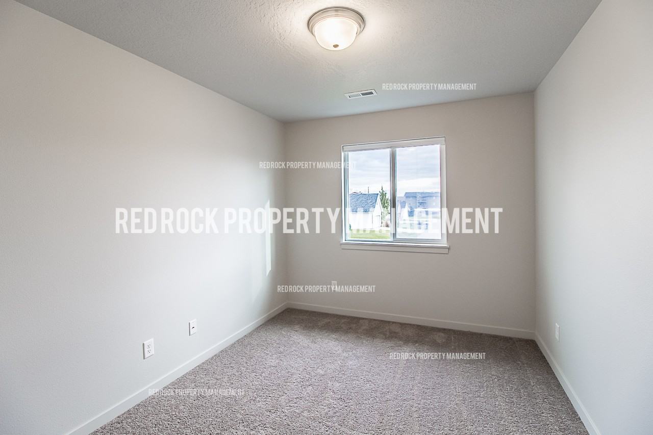 323 S Woodlawn Ln #1 - Photo 6 of 43
